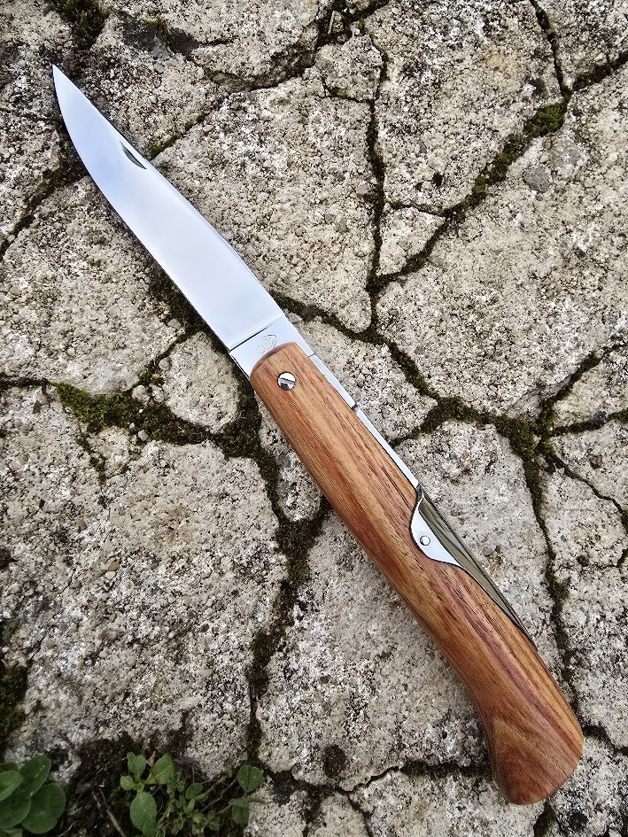 CHASSEUR 12cm EN BOIS DE ROSE